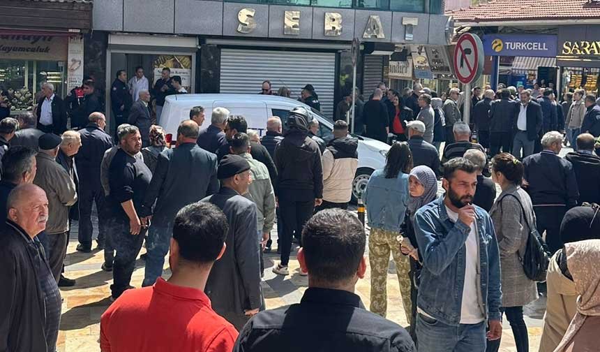 Denizli Bayramyerinde Doviz Burosunda Silahli Saldiri 1