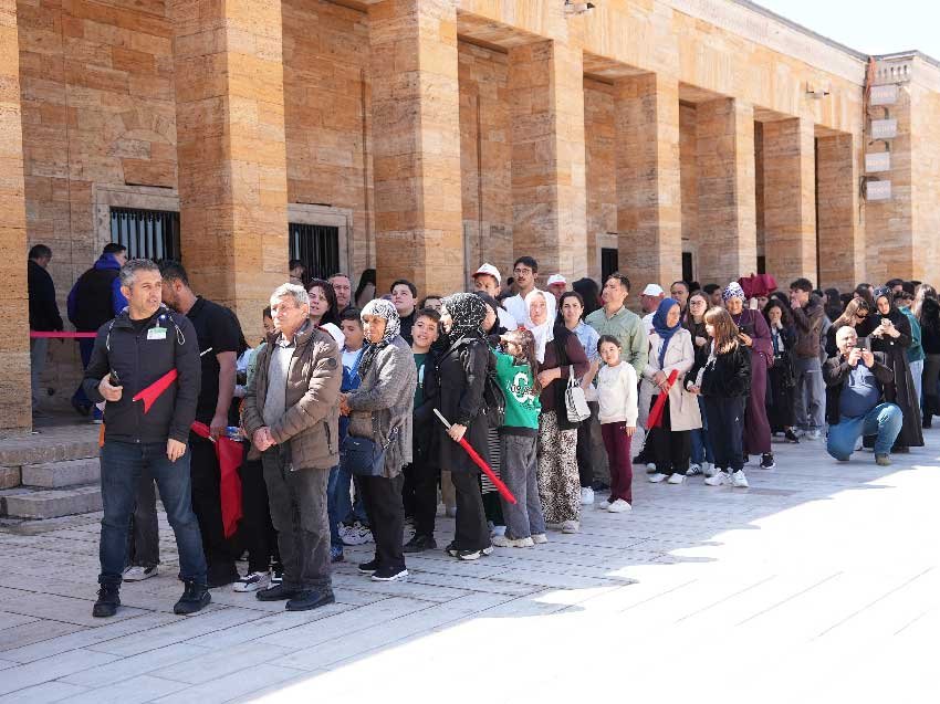 Denizli Buyuksehir Belediyesinden 23 Nisanda Ataya Saygi Gezisi 1