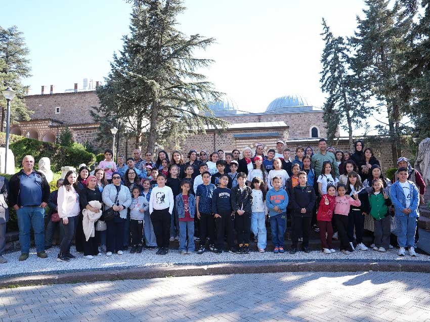 Denizli Buyuksehir Belediyesinden 23 Nisanda Ataya Saygi Gezisi 2