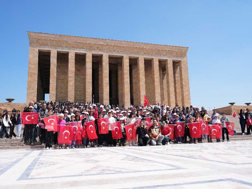 Denizli Buyuksehir Belediyesinden 23 Nisanda Ataya Saygi Gezisi 4