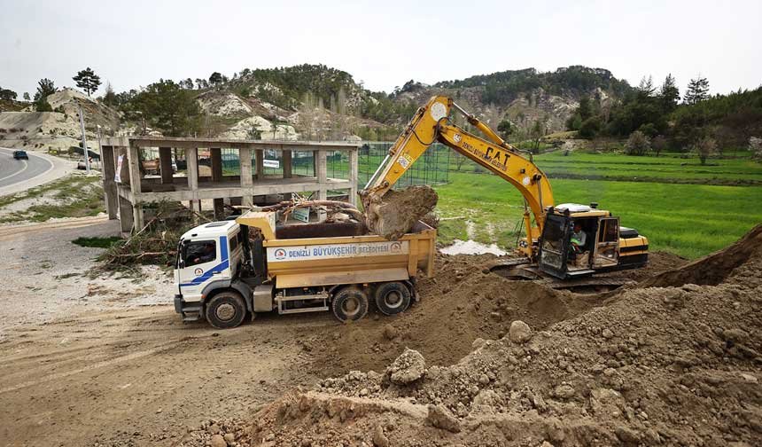 Denizli Cameli Elmali Mahallesi Yolunda Sicak Asfalt Calismasi Basladi 2