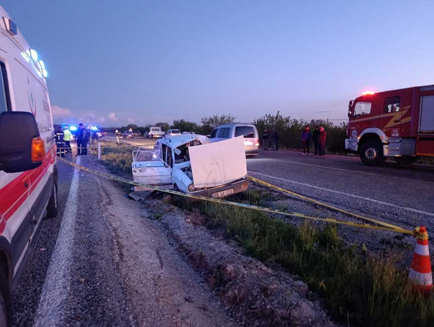 Denizli Civril Kaza 1 Olu 4 Yarali1