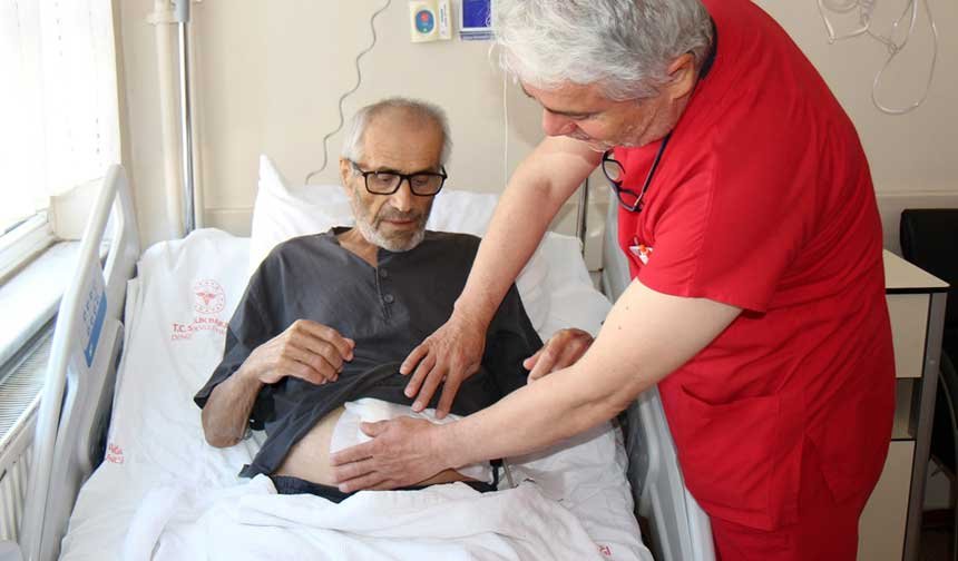 Denizli Devlet Hastanesinde Dev Dalak Ameliyati 67 Yasindaki Hasta Sagligina Kavustu