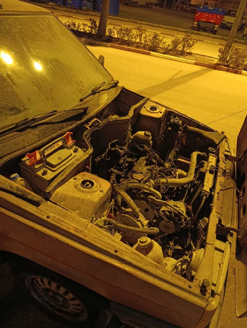 Denizli Kalede Seyir Halindeki Otomobilde Yangin Cikti 1