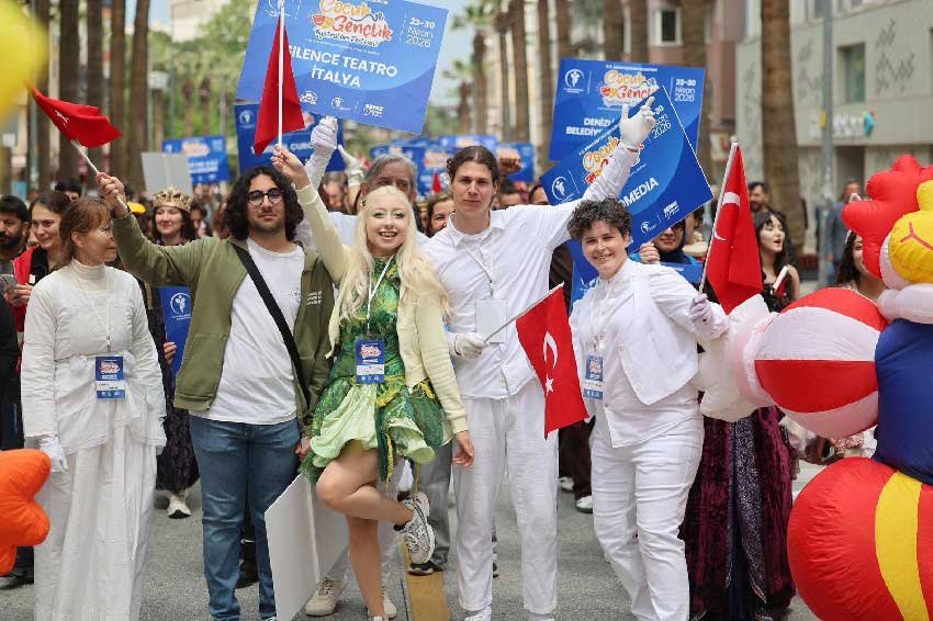 Denizli Merkezefendide 2 Uluslararasi Cocuk Ve Genclik Tiyatrolari Festivali Basladi 10