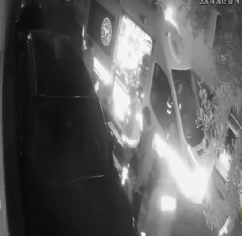 Denizli Pamukkalede Kadin Otomobilden Yol Kenarina Atildi 3