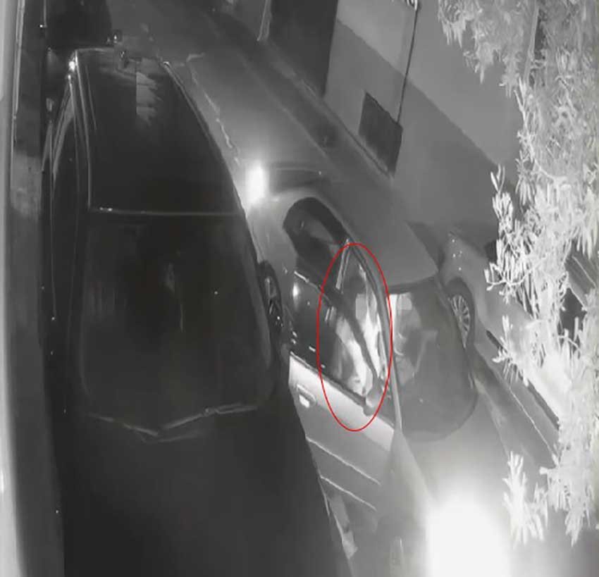 Denizli Pamukkalede Kadin Otomobilden Yol Kenarina Atildi 4