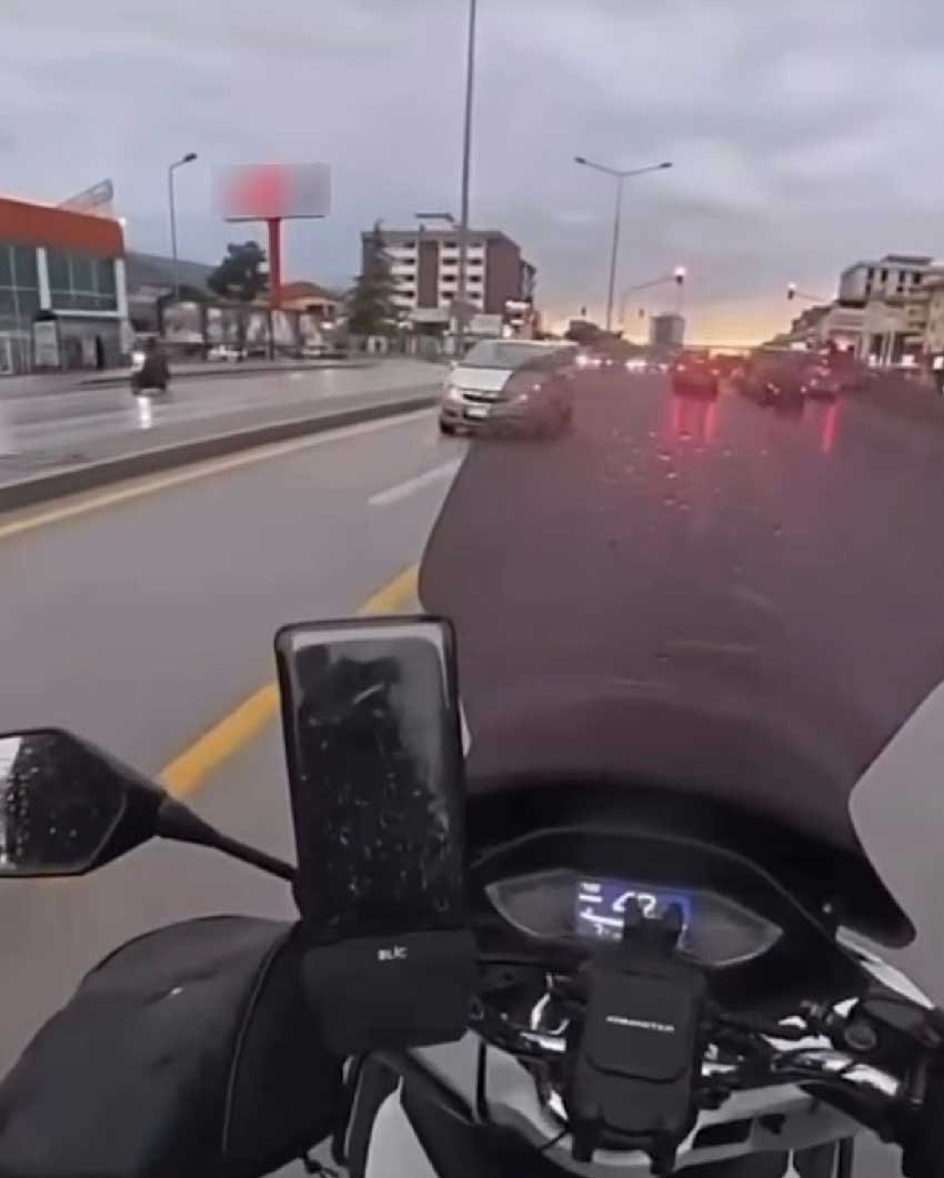 Denizli Pamukkalede Ters Yonde Giden Surucuye Ceza Kesildi 2