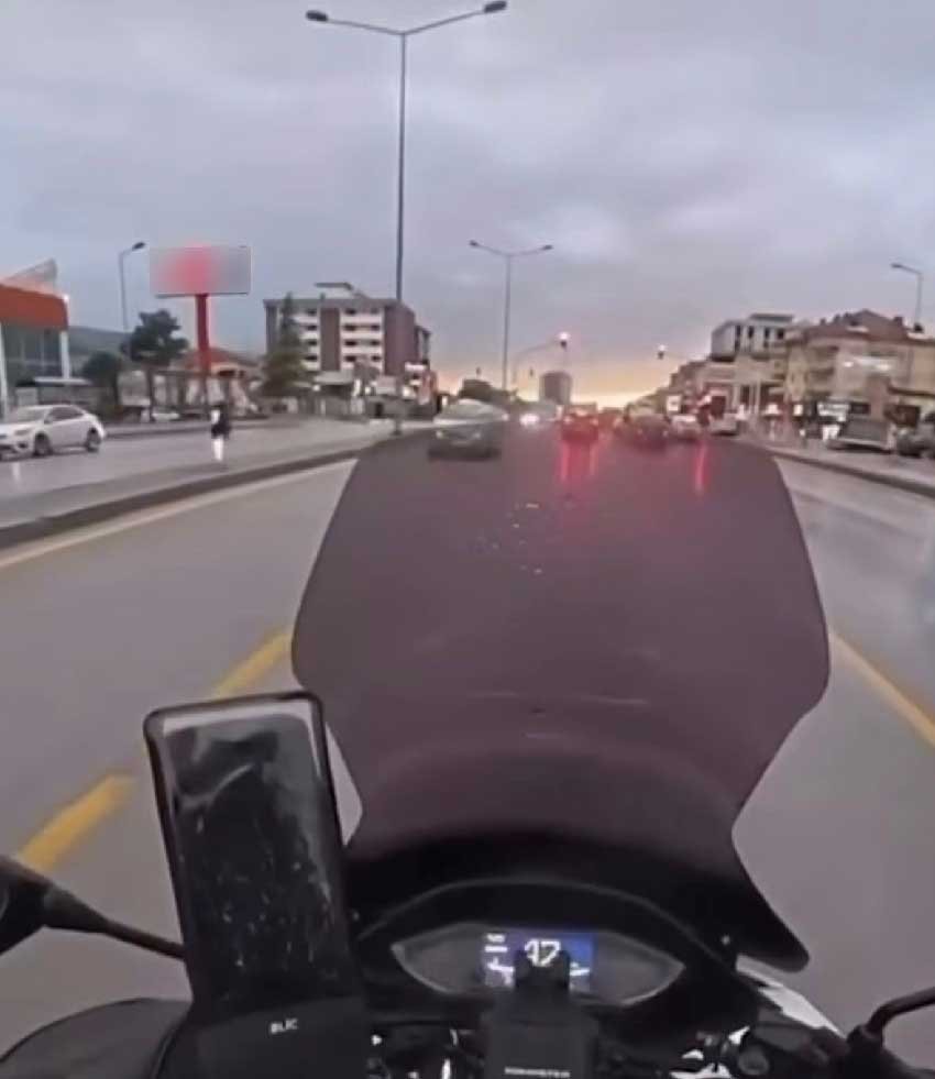 Denizli Pamukkalede Ters Yonde Giden Surucuye Ceza Kesildi 3