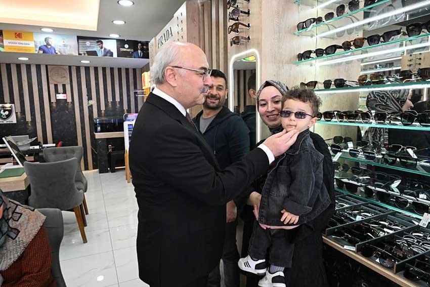 Denizli Valisi Yavuz Selim Kosgerden Merkezefendide Esnaf Ziyareti 3