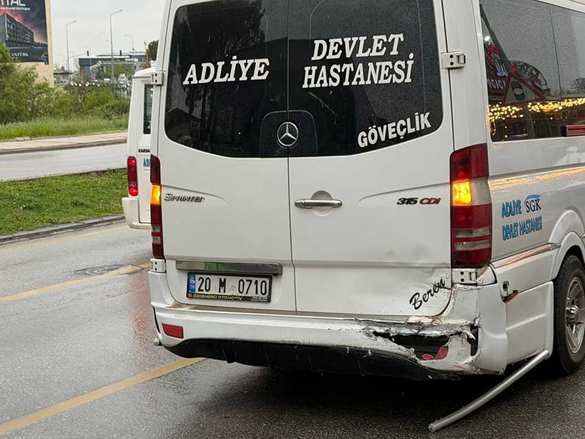 Denizlide Feci Zincirleme Kaza Otobus Minibus Ve Otomobil Carpisti 2