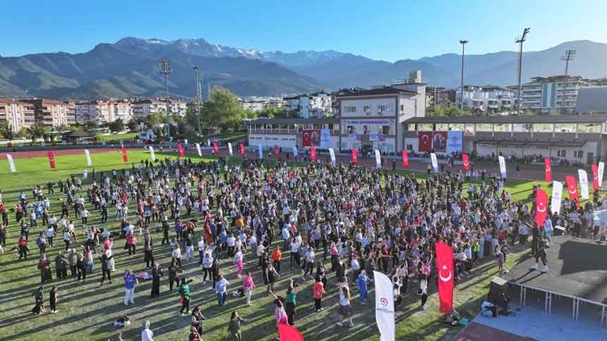 Denizlide Kadinlarin Mutlulugu Dansla Taclandi 3