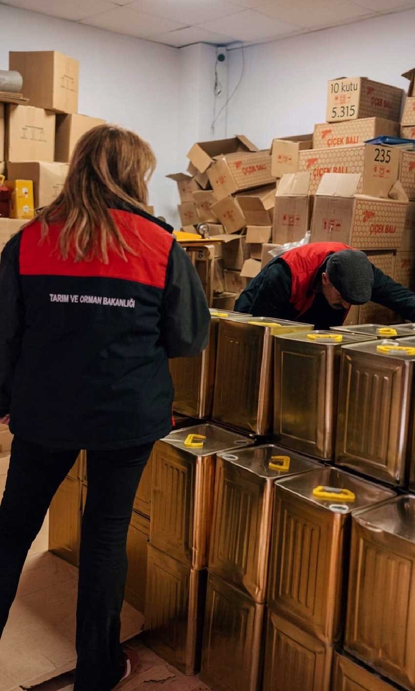 Denizlide Sahte Bal Operasyonu 4 Tonun Uzerinde Bala El Konuldu