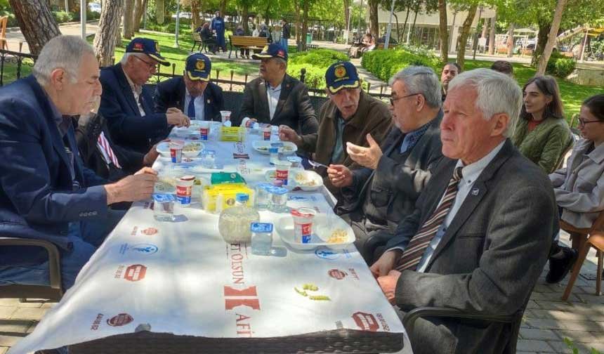 Denizlide Sehit Ve Gaziler Icin 2 Bin Kisilik Pilav Hayri 1