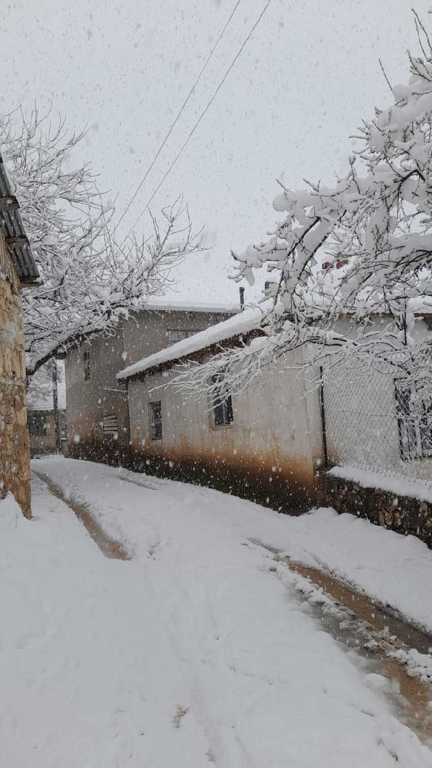 Denizlinin Yuksek Kesimlerine Baharda Kar Yagdi 2