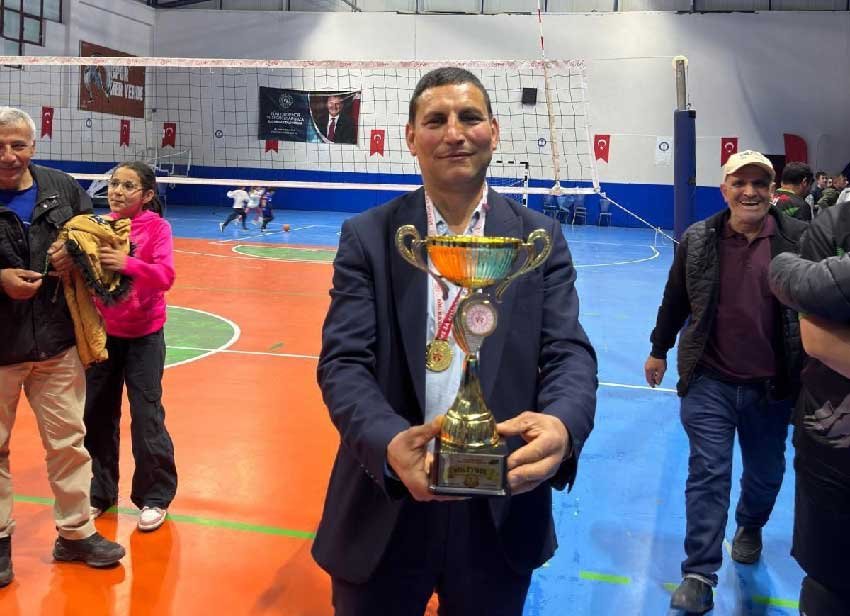 Derinkuyu Hem Gonulleri Hem Kupayi Kazandi 1