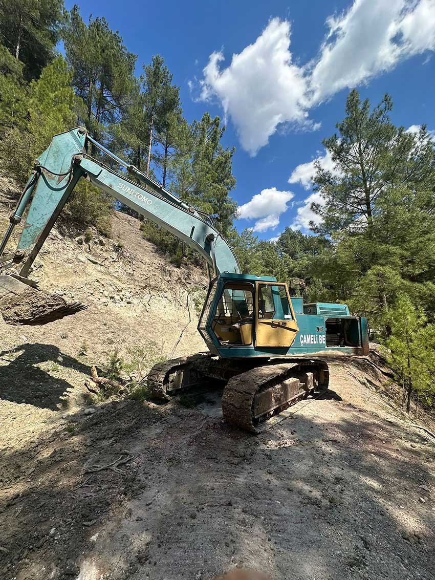 Gokceyaka Mahallesinde Kapanan Yol Yeniden Ulasima Acildi