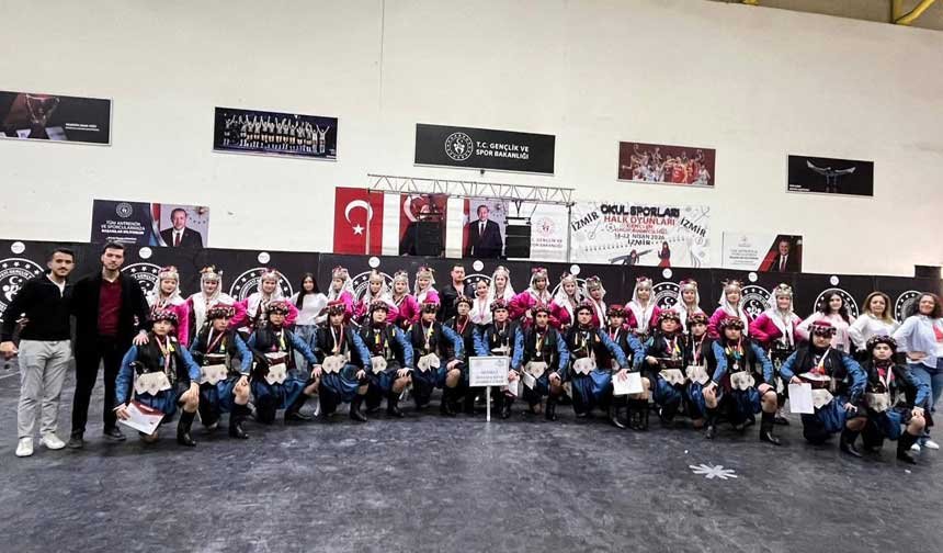 Kaleli Ogrenciler Halk Oyunlarinda Bolge Derecesi Aldi