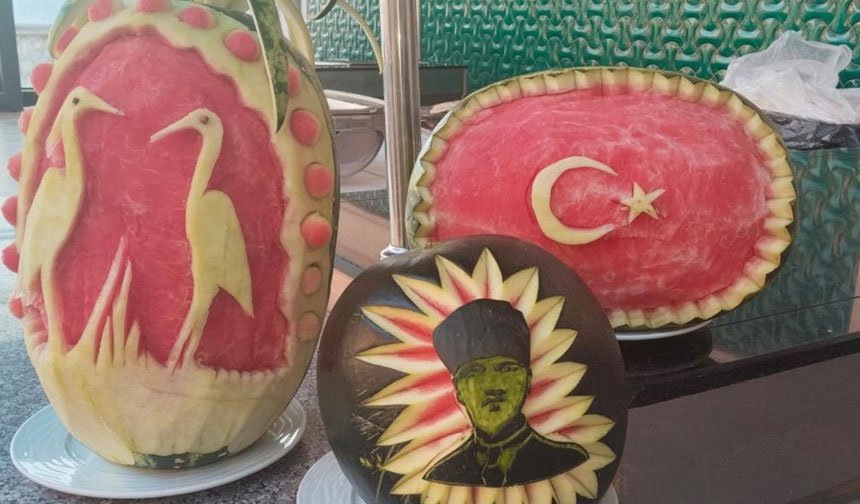 Karpuz Ve Bal Kabagiyla Mutfagi Sanat Atolyesine Ceviriyor 3