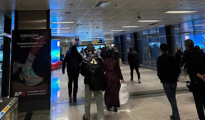 Siddetli Ruzgar Denizliye Gelen Ucagi Geri Dondurdu 1