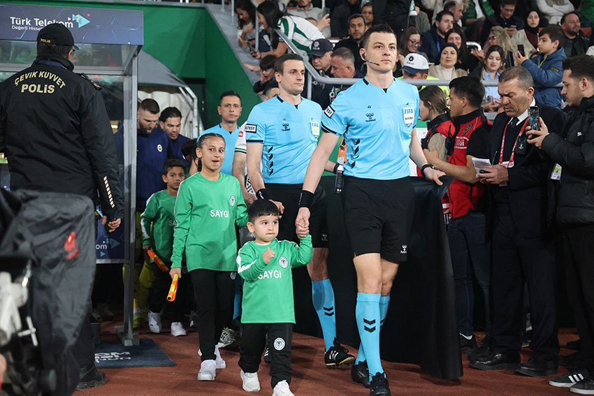 Tavasli Minik Mehmet Turkiyenin Gundeminde Dev Macta Duygulandiran Anlar 1