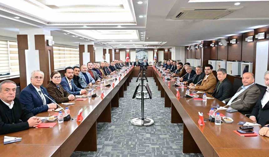 Vali Kosgerden Is Dunyasina Yakin Temas