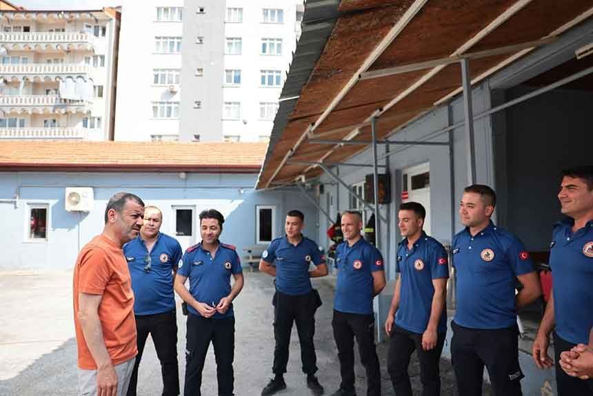 Baskan Cavusoglundan Bayram Mesaisindeki Personele Ve Hastalara Ziyaret 1
