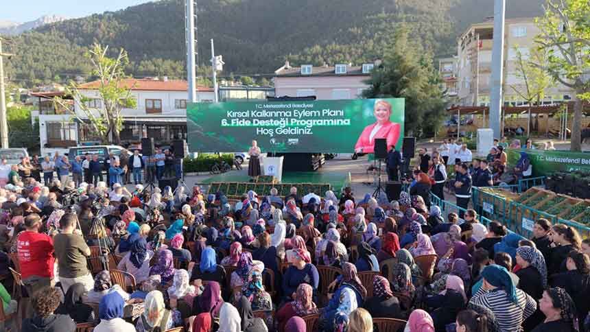 Baskarcida Binlerce Fide Ureticiye Dagitildi 4