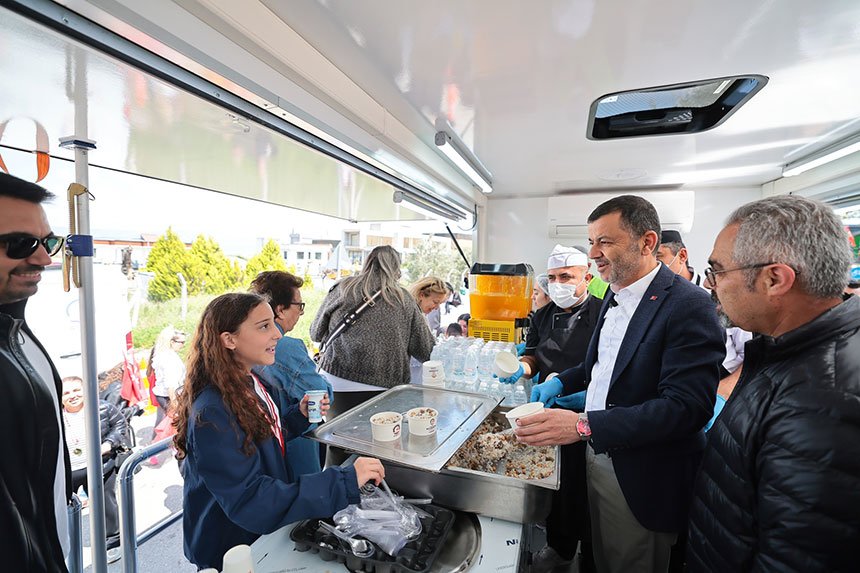 Buyuksehirin Ucuncu Mobil Ikram Araci Yollarda 3