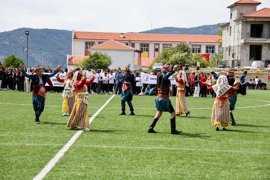 Camelide 19 Mayis Coskusu Gencler Bayramini Gururla Kutladi2