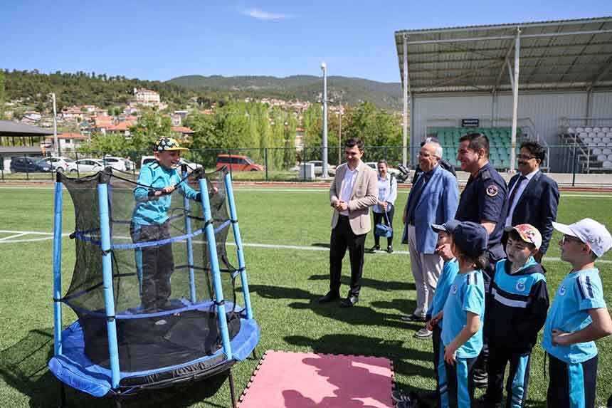 Camelinde Cittaslow Cocuk Senligi Renkli Goruntulere Sahne Oldu