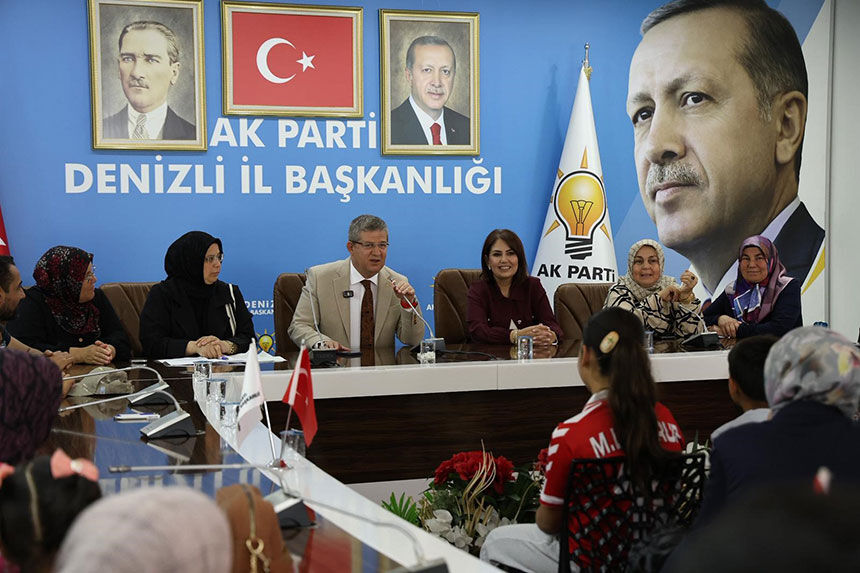 Cocuklar Bayram Coskusunu Ak Parti Denizli Il Baskanliginda Yasadi 1