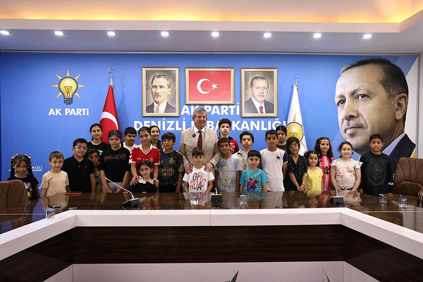 Cocuklar Bayram Coskusunu Ak Parti Denizli Il Baskanliginda Yasadi 3