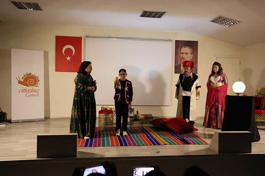 Denizli Cameli Masal Festivalinde Aksam Etkinliklerine Yogun Ilgi 2