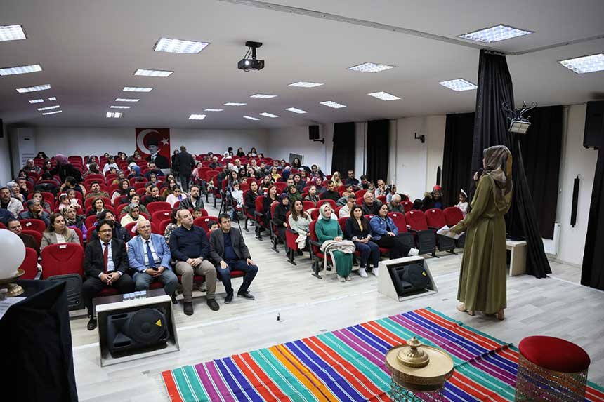 Denizli Cameli Masal Festivalinde Aksam Etkinliklerine Yogun Ilgi 3