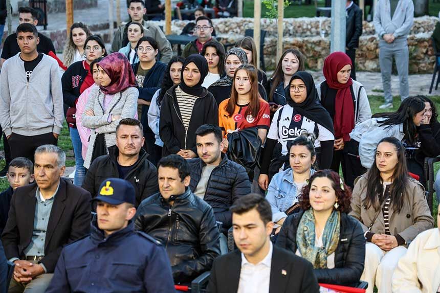 Denizli Camelinde Genclik Konseri Coskusu Oguzhan Sahne Aldi 1