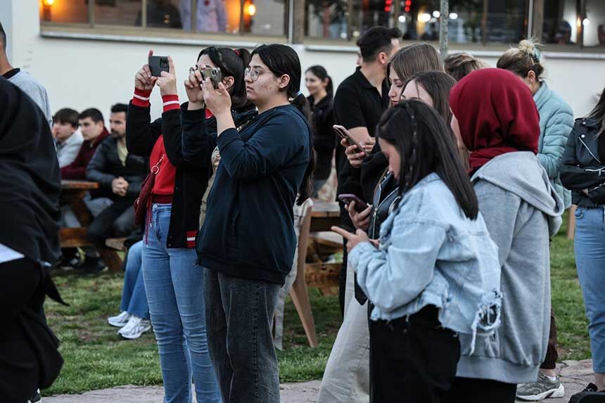 Denizli Camelinde Genclik Konseri Coskusu Oguzhan Sahne Aldi 3