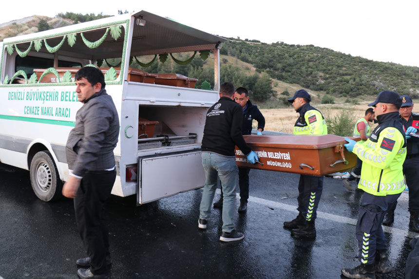 Denizli Saraykoy Otobus Kaza 8 Olu2
