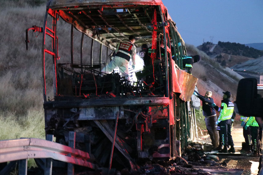 Denizli Saraykoy Otobus Kaza 8 Olu3