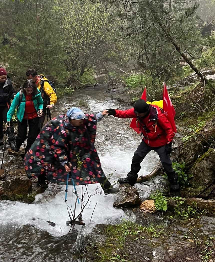 Denizlide 500 Dogasever Karlar Altinda 8 Kez Karababa Zirvesine Yurudu 1