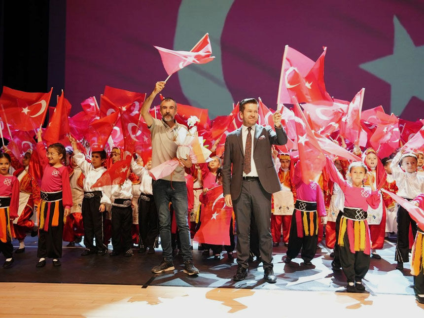 Denizlide Kultur Sanatin Hasat Vakti Minik Yildizlar Anadolunun Renklerini Sahneye Tasidi1