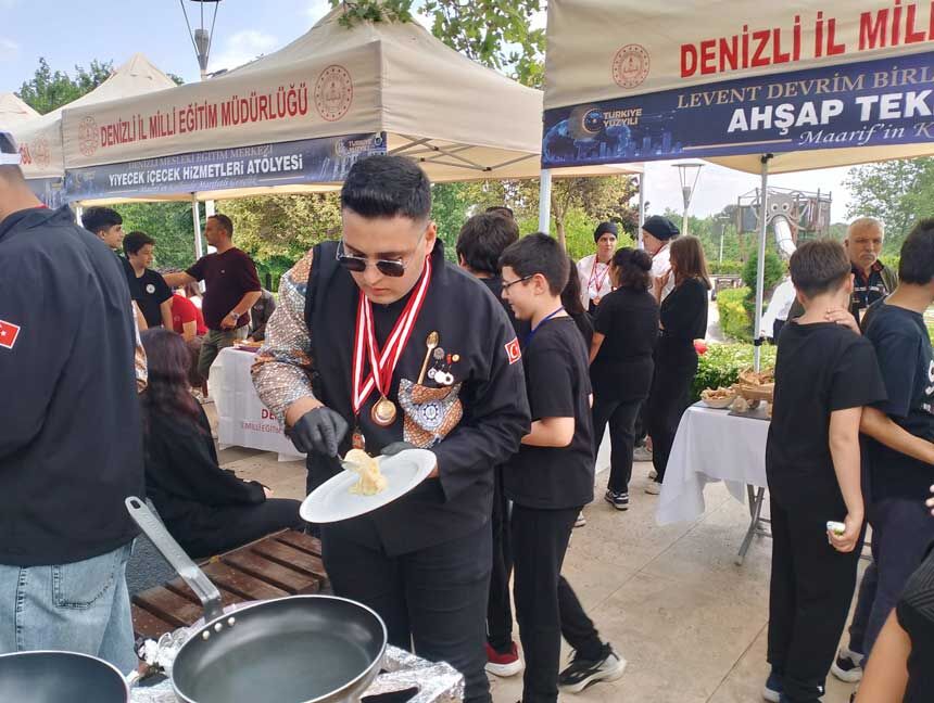 Denizlide Mesleki Egitim Senliginde Projeler Tanitildi Alev Sovu Alkis Aldi1