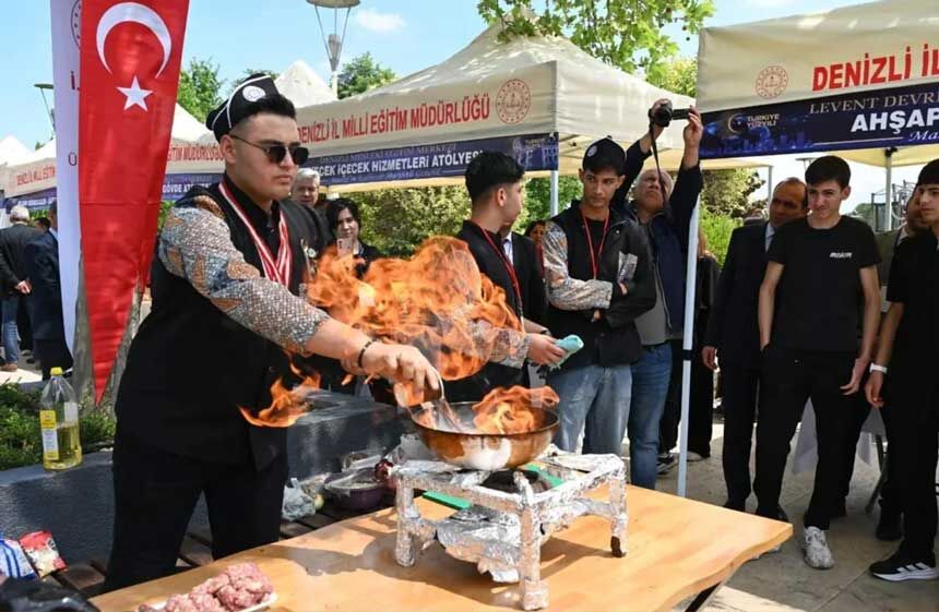 Denizlide Mesleki Egitim Senliginde Projeler Tanitildi Alev Sovu Alkis Aldi2