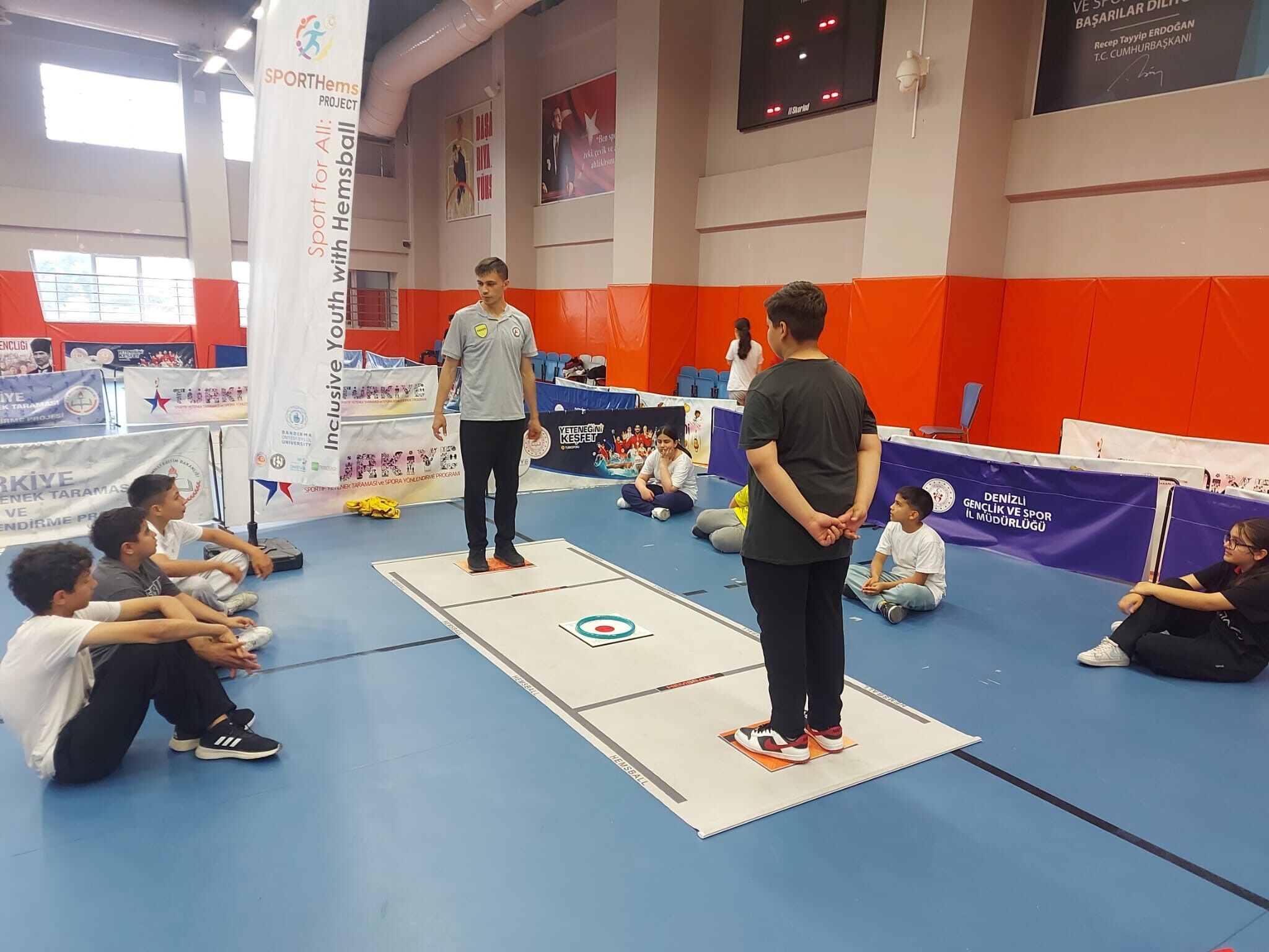 Denizlide Rekabet Dolu 19 Mayis Hemsball Turnuvasi Tamamlandi1