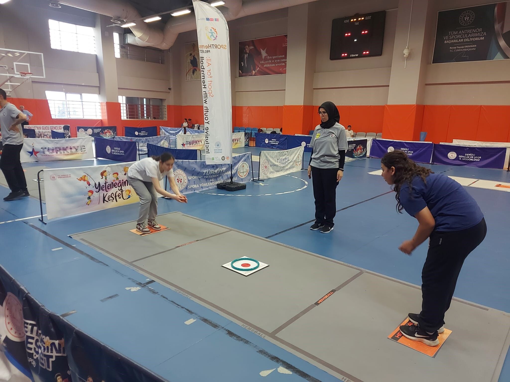 Denizlide Rekabet Dolu 19 Mayis Hemsball Turnuvasi Tamamlandi3