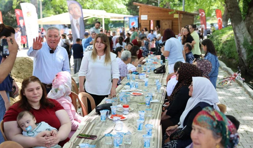 Honaz Belediyesi Tarafindan Duzenlenen Anneler Gunu Etkinligine Yogun Katilim 1