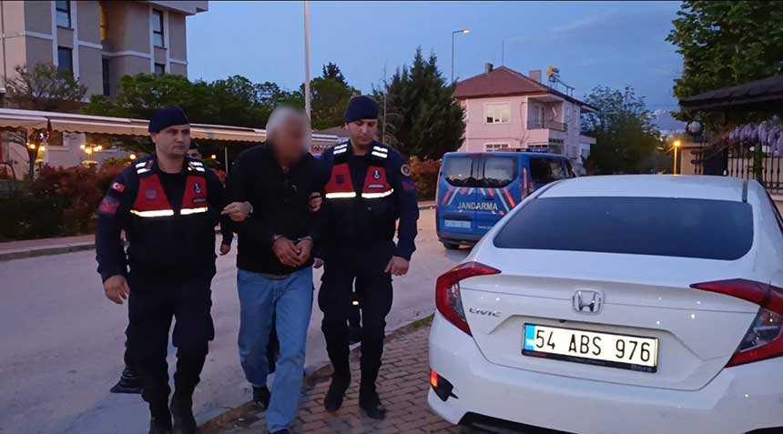 Ogrencileri Taciz Eden Bakkal Kamera Kayitlarindan Yakalandi 1