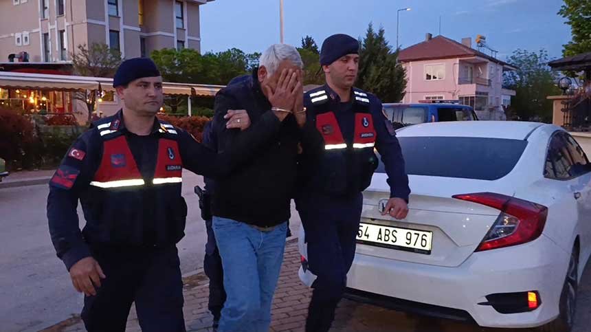 Ogrencileri Taciz Eden Bakkal Kamera Kayitlarindan Yakalandi 2