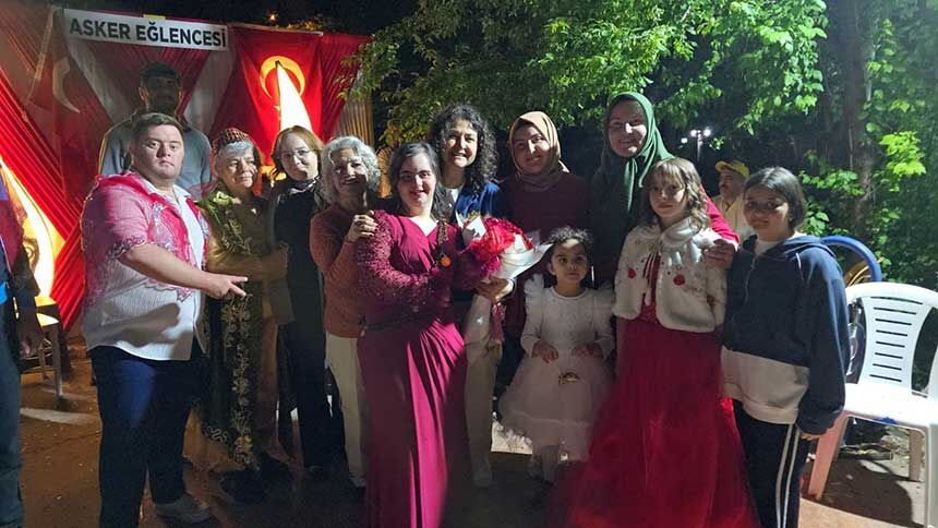 Ozel Asker Ve Ozel Kizlar Icin Unutulmaz Gece 3