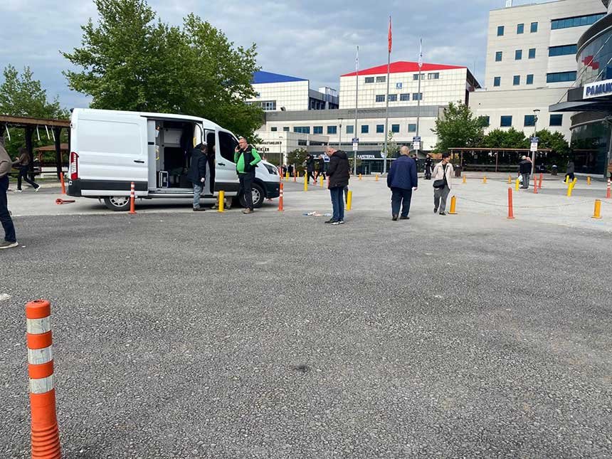 Pau Hastanesi Girisinde Unutulan Canta Panigine Neden Oldu 2